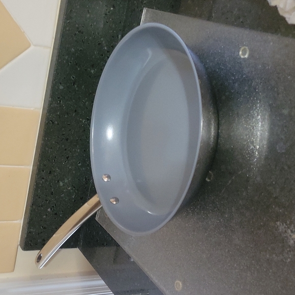 Todd English Green Pan & Cook Book - Picture 1 of 11